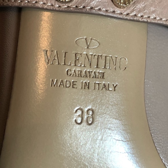 Valentino Garavani ankle strap rock stud pump sold - Picture 8 of 8